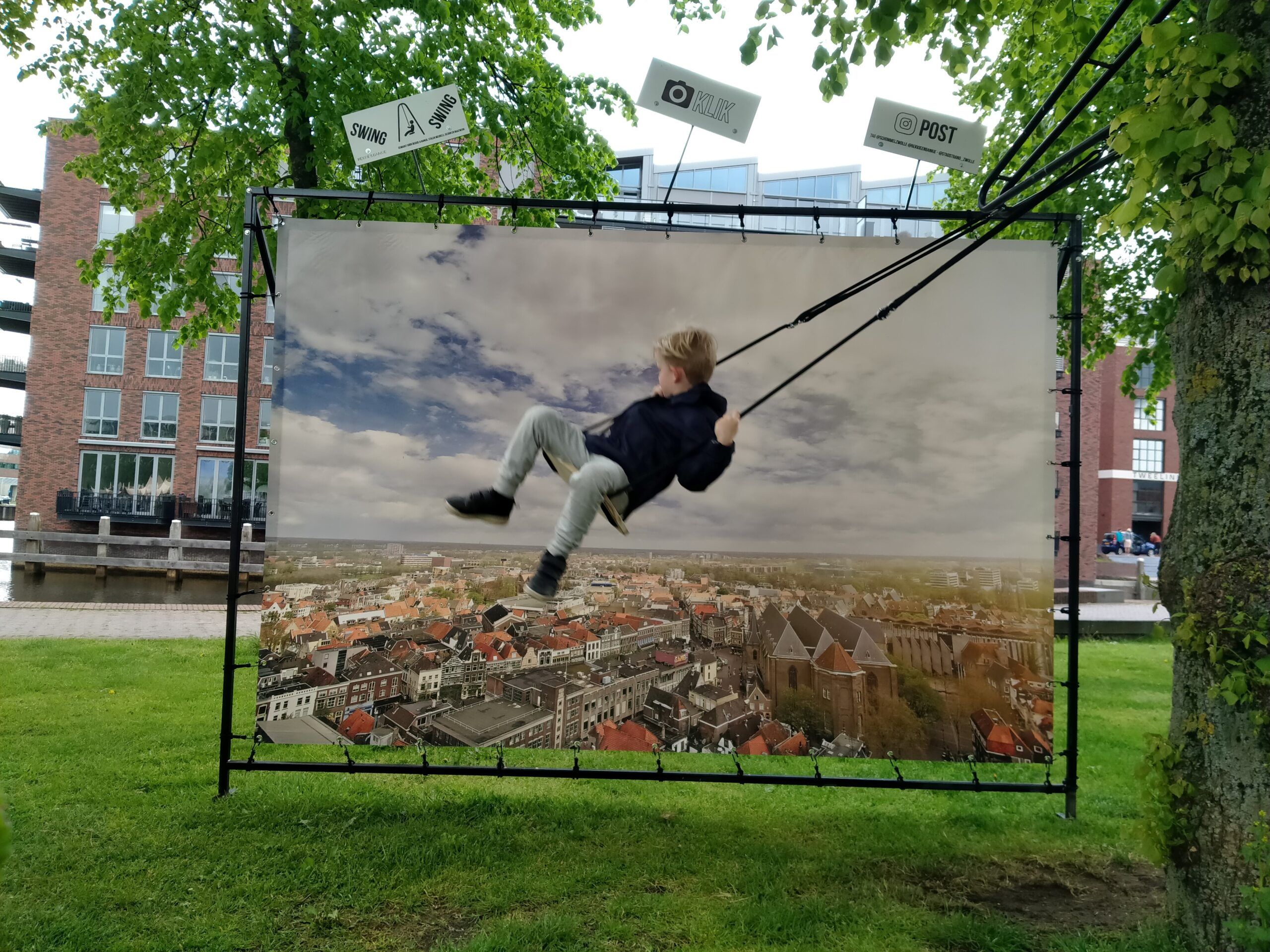 Schommelen in de binnenstad
